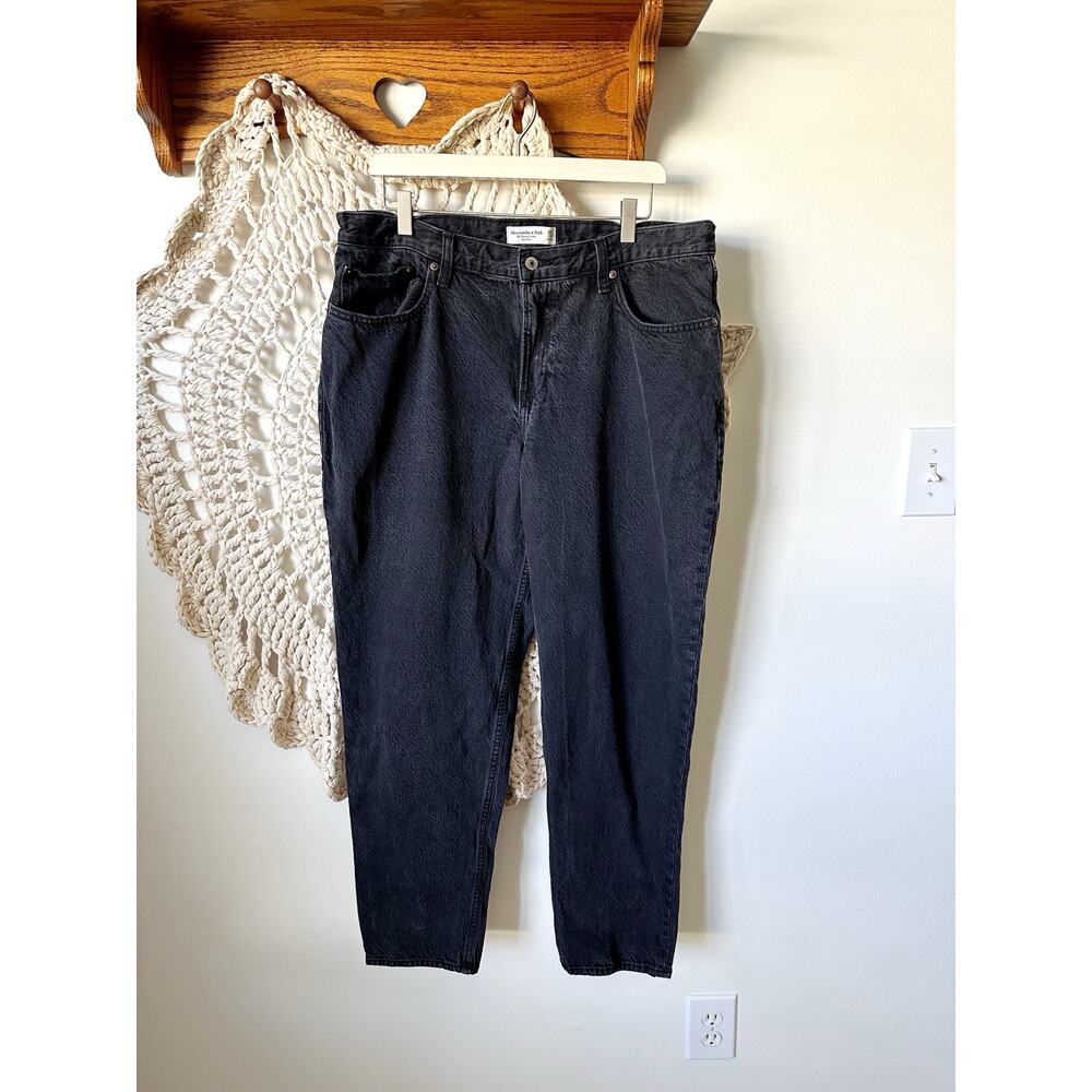 Abercrombie & Fitch Curve Love The Tapered Loose Low Rise Jeans 14/32
